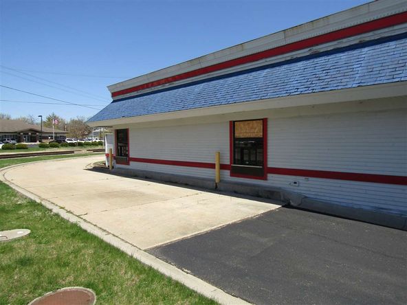 400 W Centerway St, Janesville, WI 53548